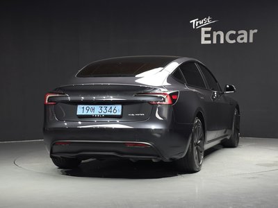 2025 Tesla MODEL 3 — фото 3
