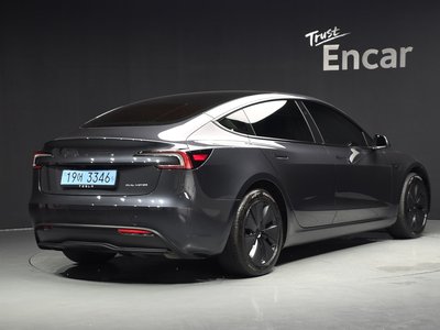 2025 Tesla MODEL 3 — фото 4
