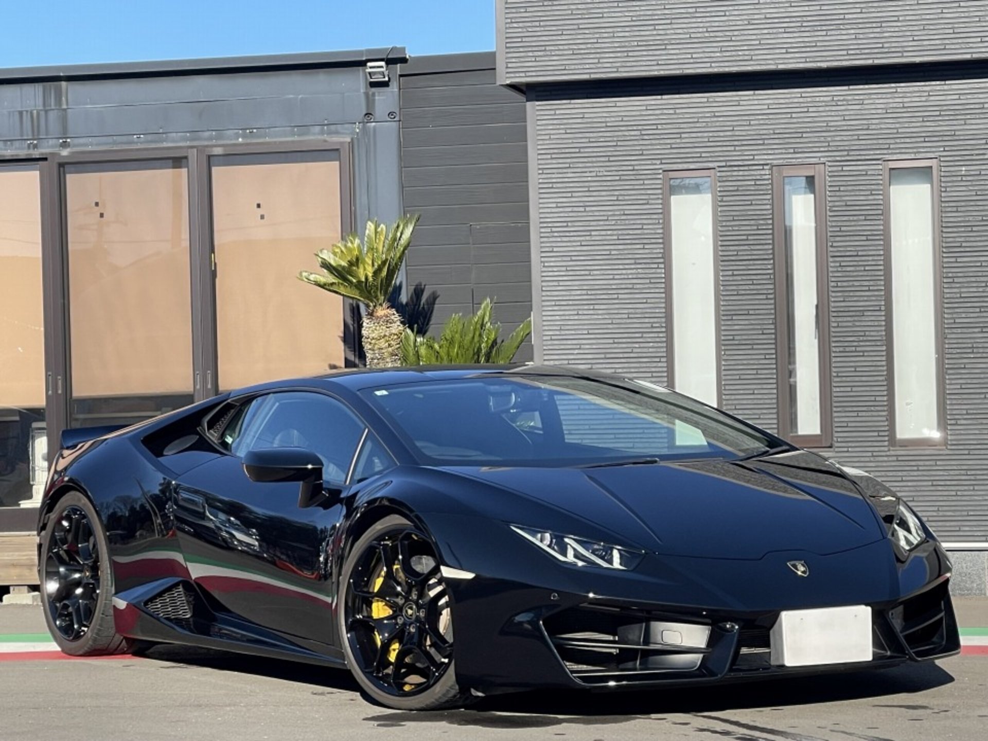 LAMBORGHINI HURACAN - View 1