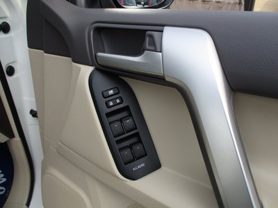 2023 Toyota LAND CRUISER PRADO 缩略图 28
