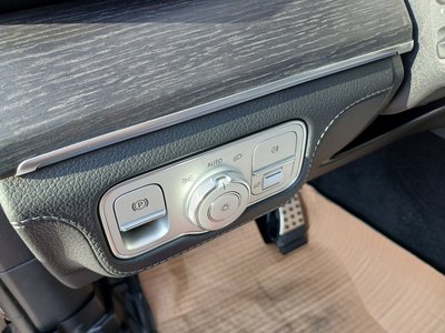 2026 Mercedes-BENZ GLS — миниатюра 12