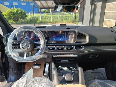 2026 Mercedes-BENZ GLS — фото 8