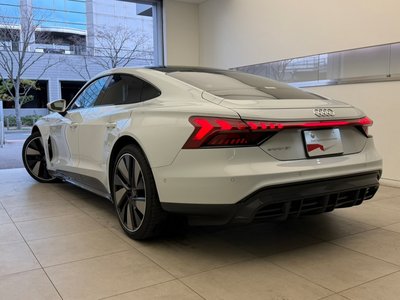 AUDI E-TRON GT QUATTRO - 9