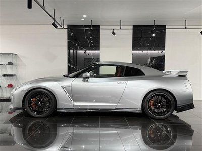 NISSAN GT-R - 2