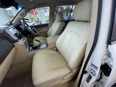 صورة مصغرة 45 لـ 2015 Toyota LAND CRUISER 200