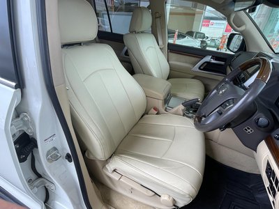 صورة مصغرة 40 لـ 2015 Toyota LAND CRUISER 200