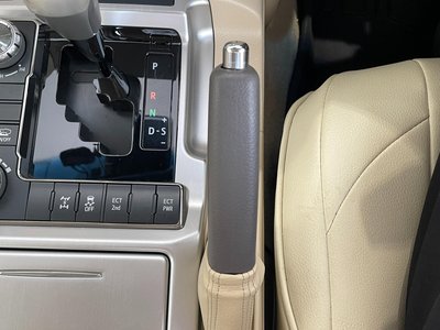 صورة مصغرة 30 لـ 2015 Toyota LAND CRUISER 200