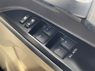 صورة مصغرة 27 لـ 2015 Toyota LAND CRUISER 200