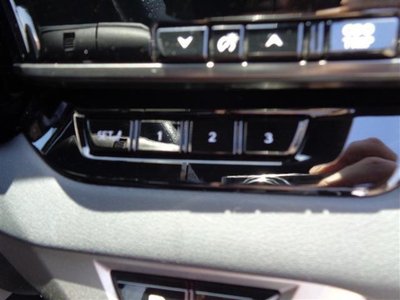 صورة مصغرة 33 لـ 2023 Lexus RX