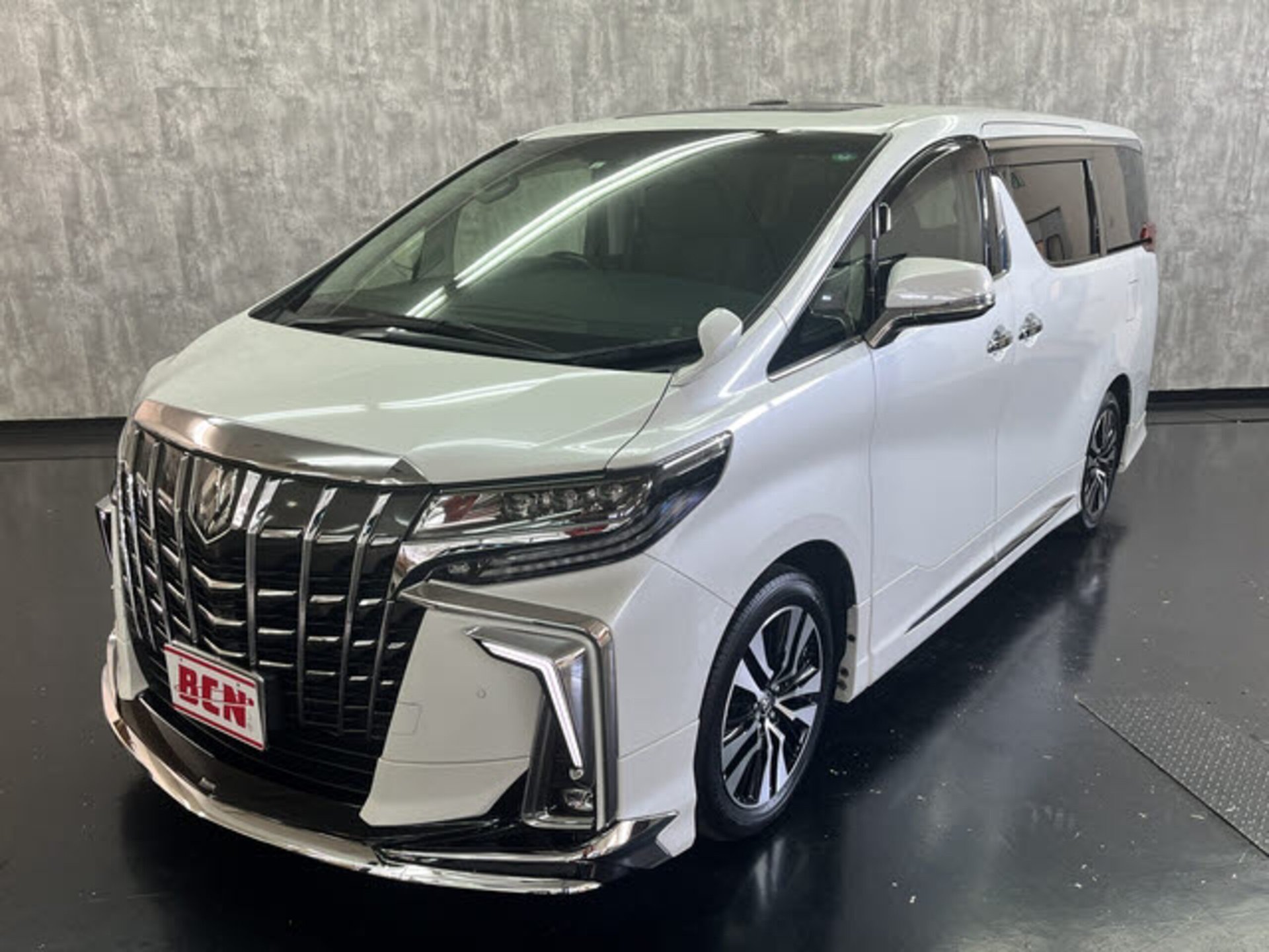 TOYOTA ALPHARD - View 1