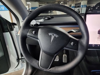 2022 Tesla MODEL Y thumbnail 18