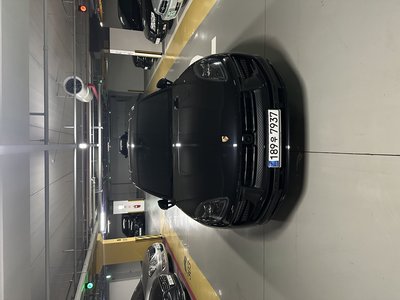PORSCHE MACAN - 1