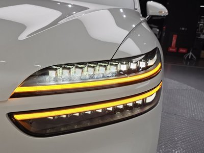 2026 Genesis GV70 — фото 9