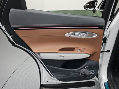 2026 Genesis GV70 — миниатюра 15