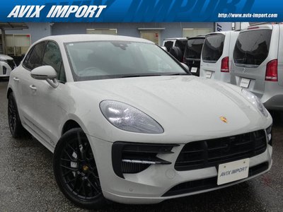 PORSCHE MACAN - 8