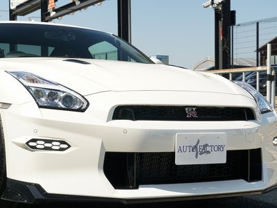 NISSAN GT-R - 8