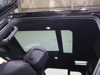 LAND ROVER DEFENDER - 10