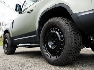 LAND ROVER DEFENDER - 6