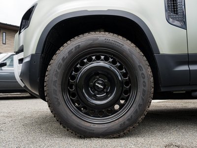 LAND ROVER DEFENDER - 7