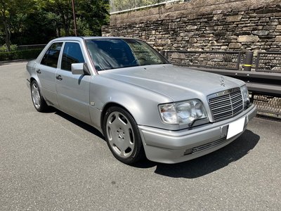 MERCEDES-BENZ E-CLASS - 1