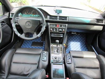 MERCEDES-BENZ E-CLASS - 3