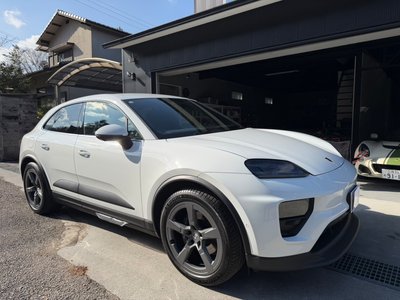 PORSCHE MACAN - 3