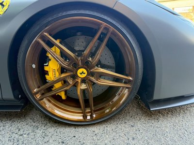 FERRARI F8 TRIBUTO - 3