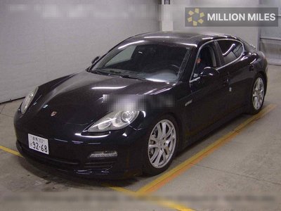 PORSCHE PANAMERA - 4