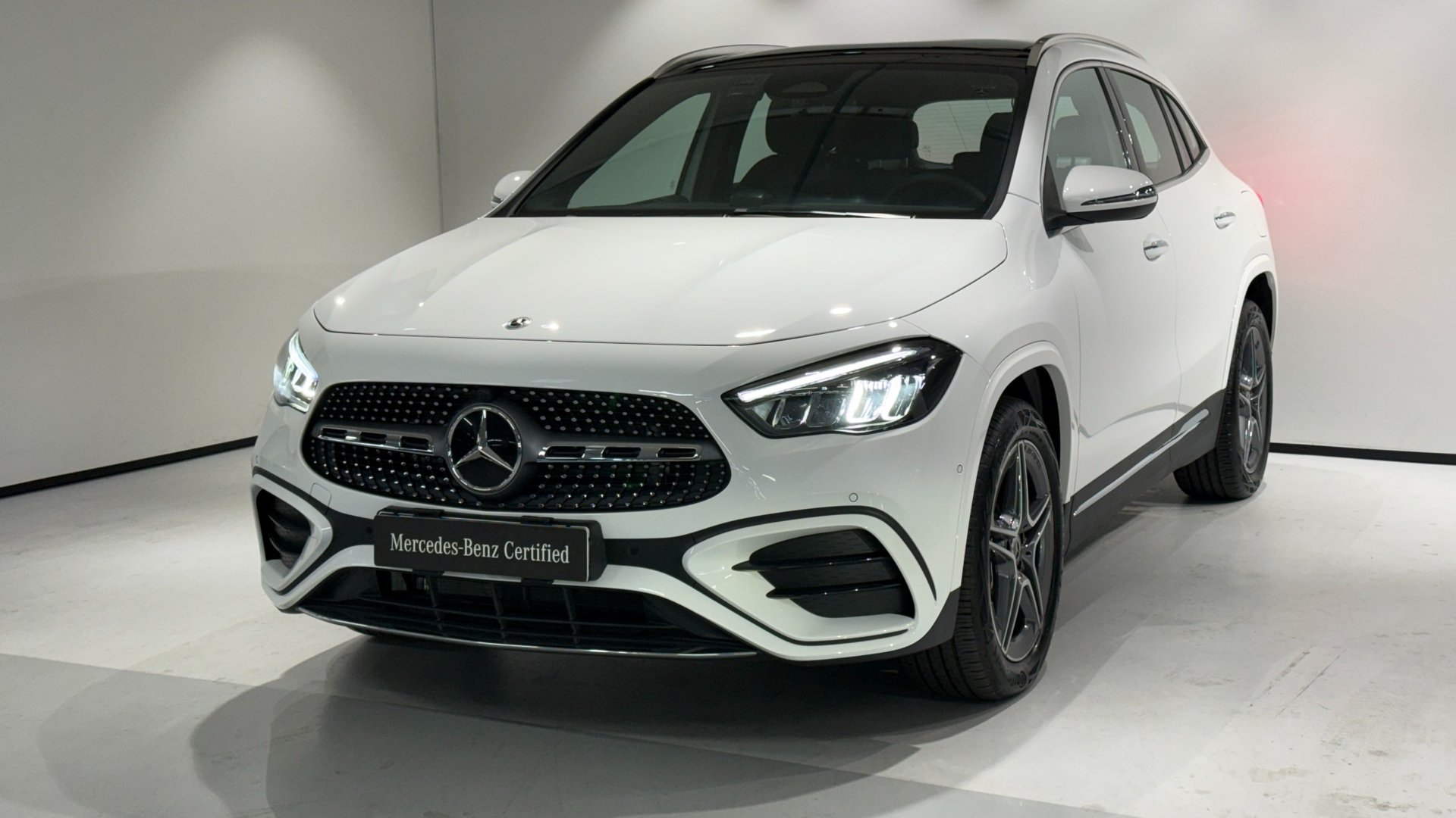 MERCEDES-BENZ GLA - View 1