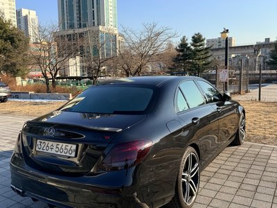 MERCEDES-BENZ E-CLASS - 8