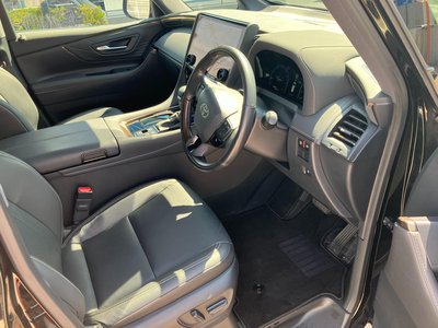 2025 Toyota ALPHARD — фото 3