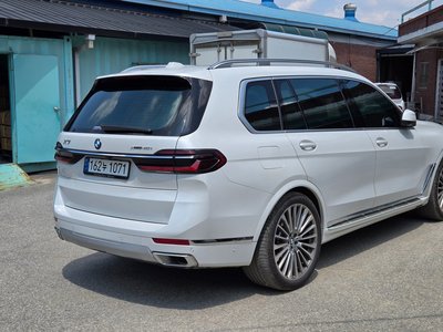 BMW X7 - 7