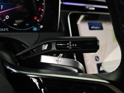 MERCEDES-BENZ E-CLASS - 9
