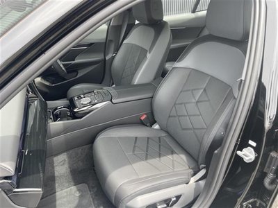 2025 BMW 5 SERIES thumbnail 11
