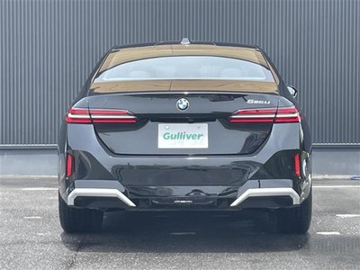 2025 BMW 5 SERIES thumbnail 21