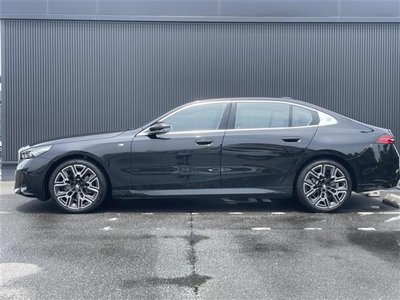 2025 BMW 5 SERIES thumbnail 19
