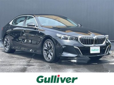 2025 BMW 5 SERIES 照片 1