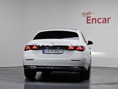 MERCEDES-BENZ E-CLASS - 4