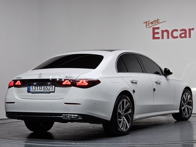 MERCEDES-BENZ E-CLASS - 3