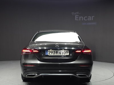 MERCEDES-BENZ E-CLASS - 3