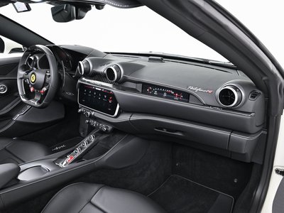 صورة مصغرة 29 لـ 2022 Ferrari PORTOFINO M