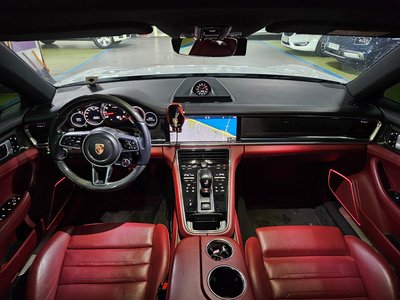 صورة 4 لـ 2020 Porsche PANAMERA