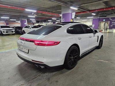 صورة 3 لـ 2020 Porsche PANAMERA