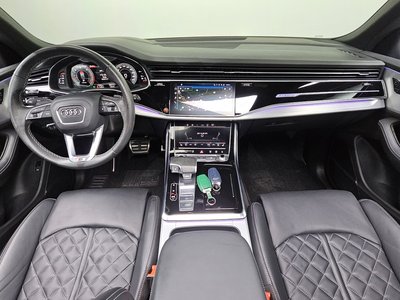 AUDI Q8 - 5