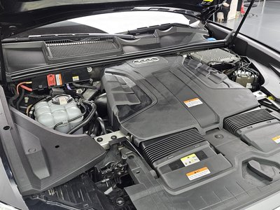 AUDI Q8 - 7
