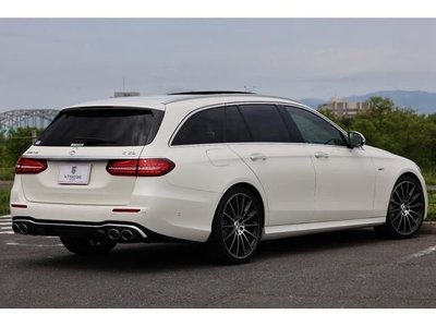 MERCEDES-BENZ E-CLASS - 8