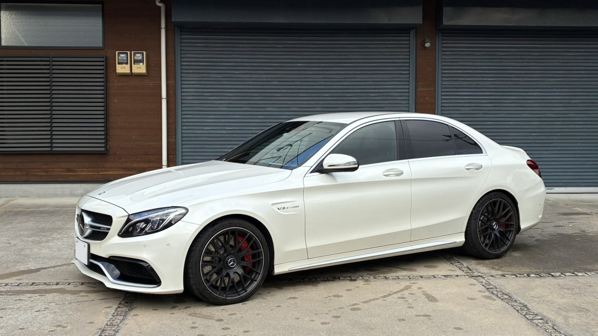 MERCEDES-BENZ C-CLASS AMG - View 1