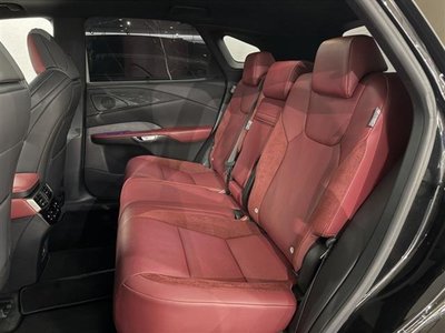صورة 8 لـ 2023 Lexus RX