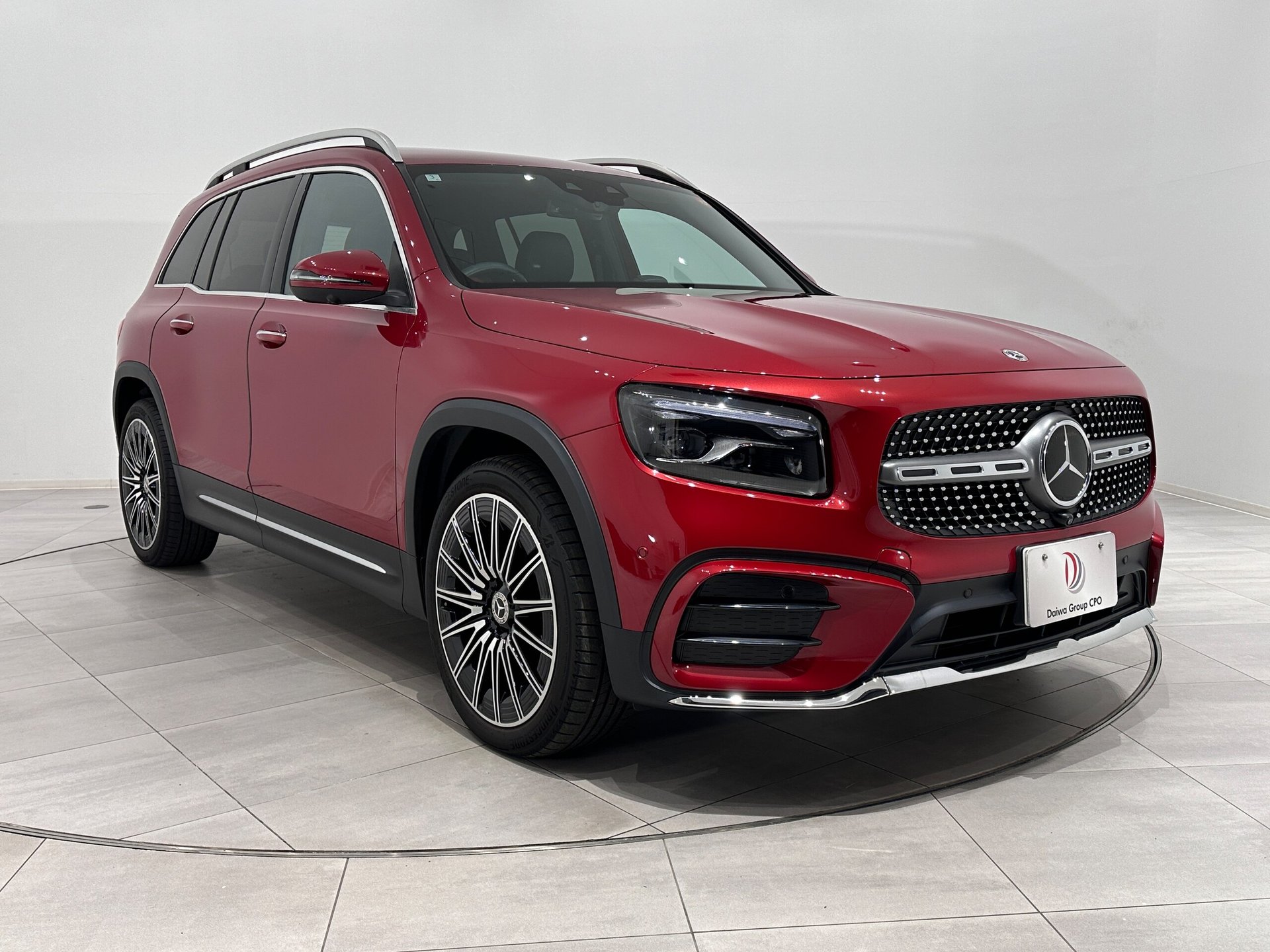 MERCEDES-BENZ GLB - View 1