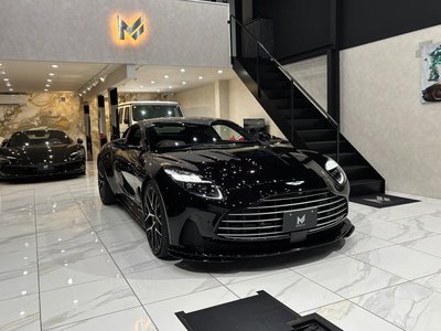 2024 Aston Martin DB12 照片 1